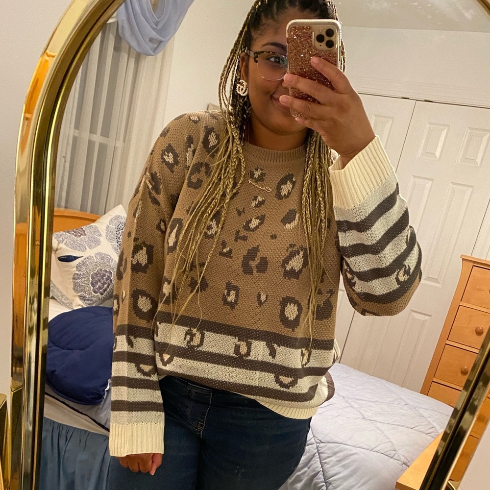 Pink Lily! So Soft! Med! Leopard & Stripe Sweater! BRAND NEW only worn in photo!